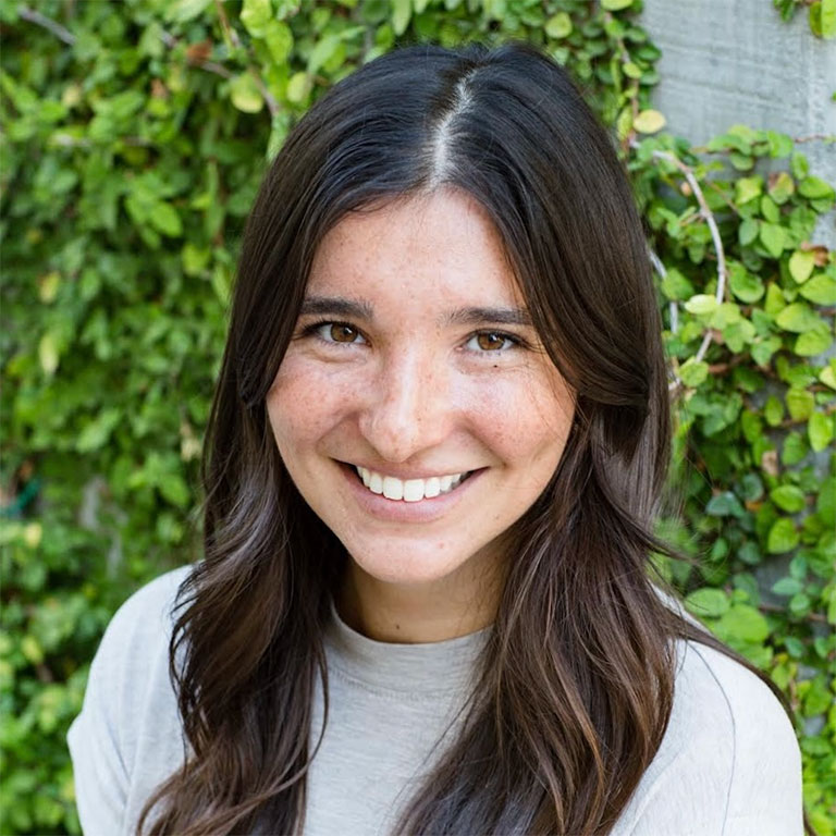 /students/graduates/testimonials/transition-to-teaching/students/alexis-roberts.jpg